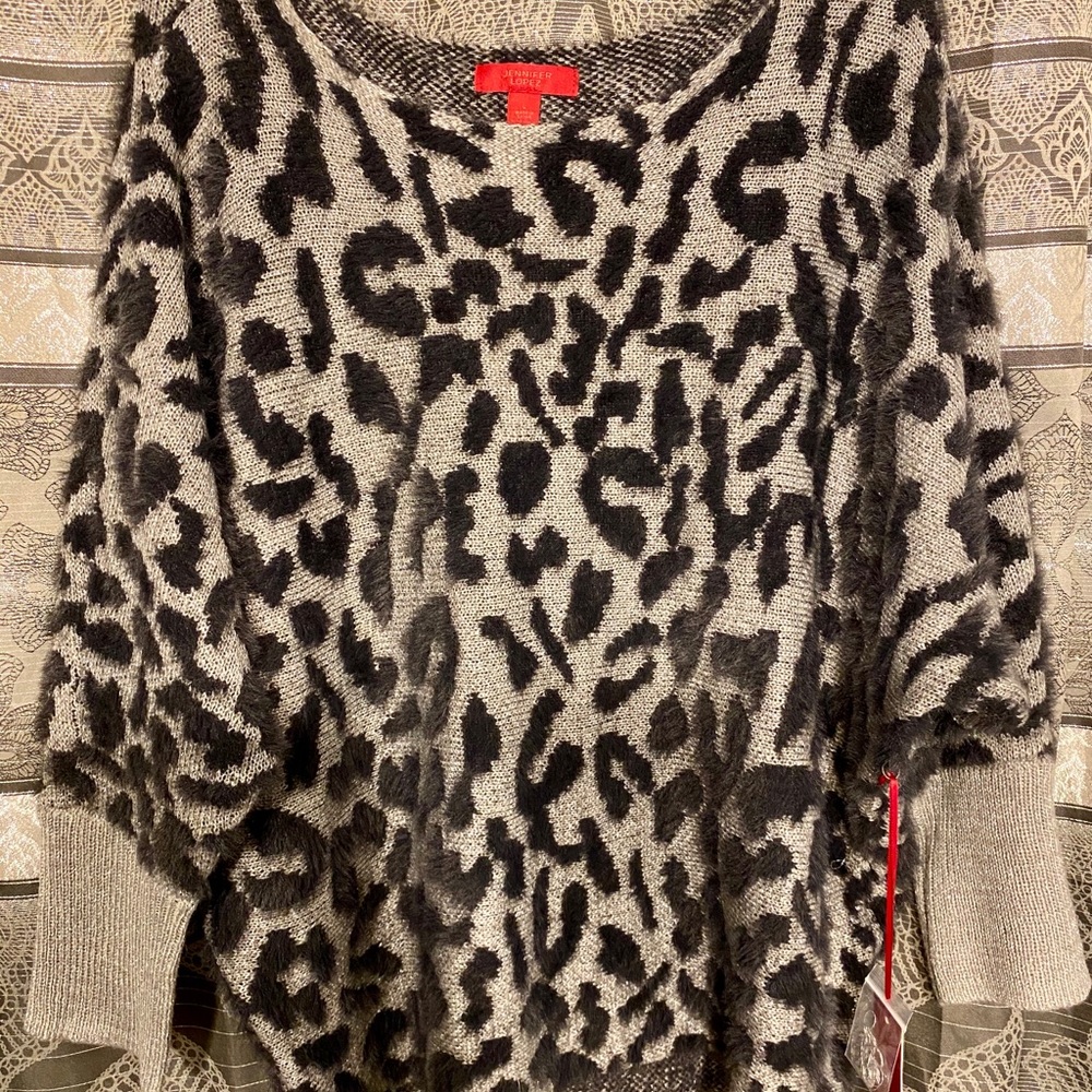 SOLD- JLO cheetah/leopard sweater 🖤
